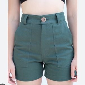 Beaton Linen Utility Shorts in Hunter Green